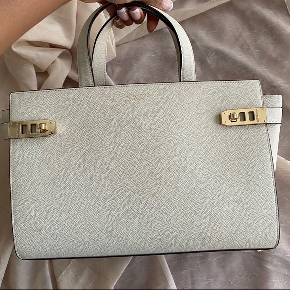henri bendel Handbags - Henri Bendel White Uptown Tote